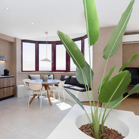 Liiiving In Gaia - Panoramic Terrace Penthouse *